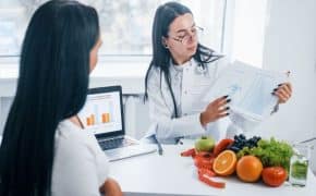 Nutricionista en seguro médico: 4 Compañías que lo cubren